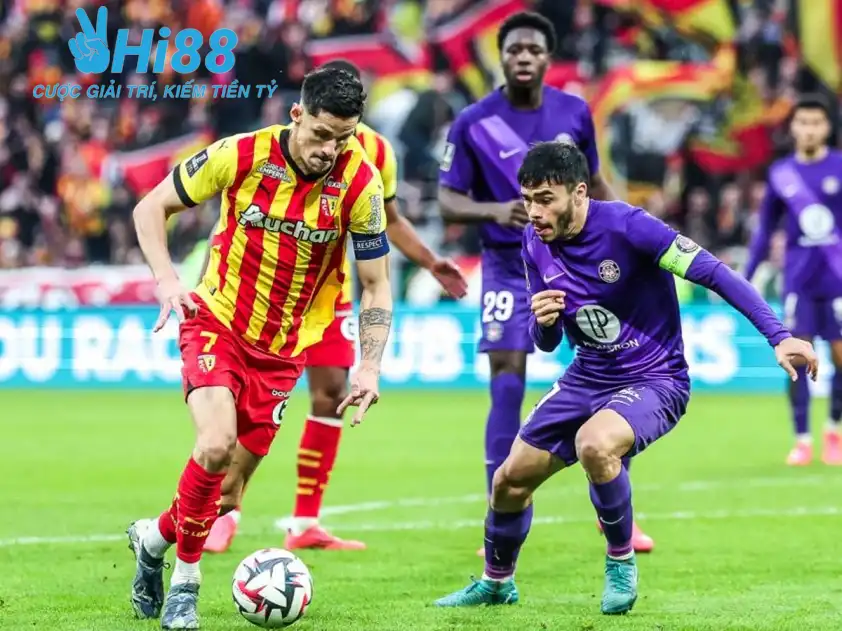 Toulouse tiếp đón Lens trên sân nhà ở lượt trận đầu tiên trong năm mới (Ảnh: Ligue 1)